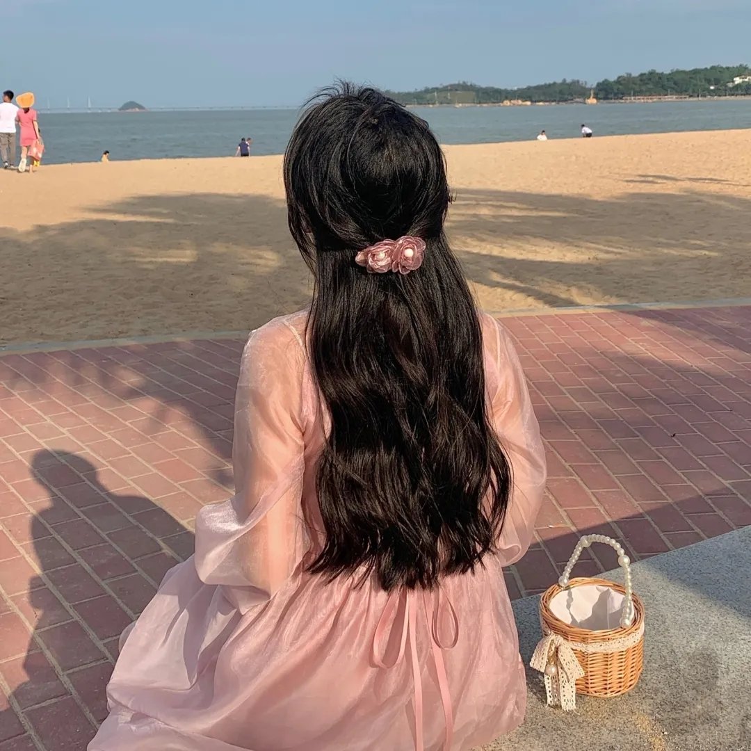 女孩舞步